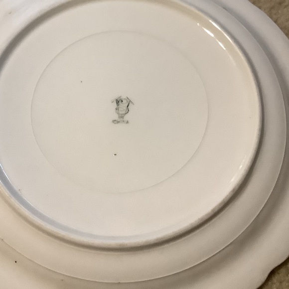 Hand Painted Floral Plate. - Picture 3 of 3